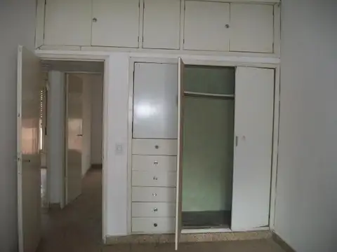 Casa en Alquiler con 1 cochera