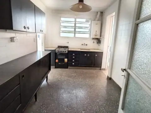 Depto Tipo Casa 5 ambientes con 2 baños
