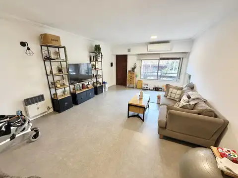 Exelente Triplex en Alquiler de 3 ambientes con parrilla y cochera en OLIVOS