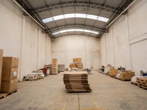 Depósito en Alquiler en Jose Leon Suarez Lote de 10x40 cubiertos 580 m2