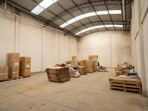 Depósito en Alquiler en Jose Leon Suarez Lote de 10x40 cubiertos 580 m2