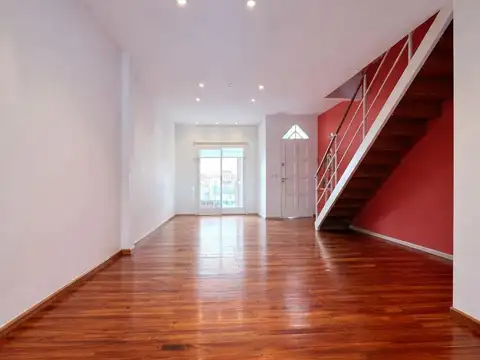 Depto Tipo Casa 5 ambientes con 3 baños