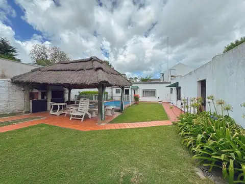 Casa en Venta en Manuel B Gonnet, USD 200.000