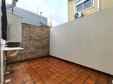 Depto Tipo Casa en Alquiler en Moron, $ 550.000
