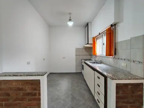 Depto Tipo Casa en Alquiler de 2 ambientes
