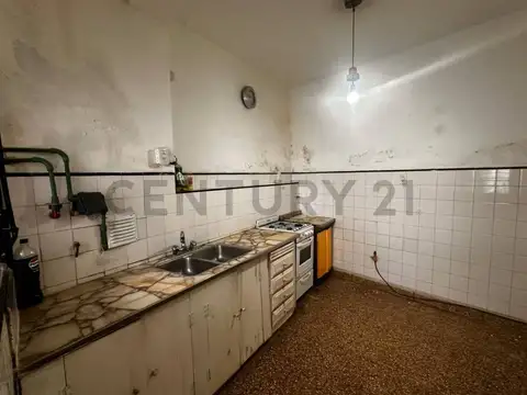 Crisologo Larralde 100, Piso 0