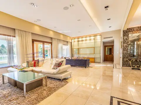 Casa en Venta en San Diego Country Club, USD 11.111