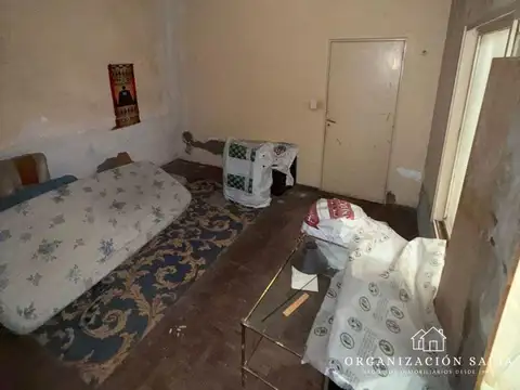 propiedad de pasillo unica + local al frente