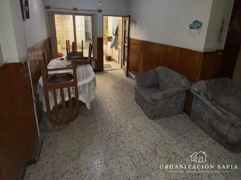 Depto Tipo Casa en Venta en Abasto, USD 145.000