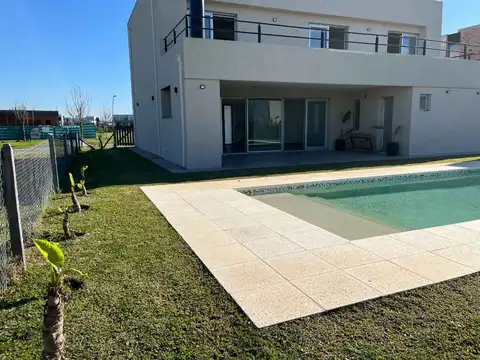 Avenida de los Lagos 100