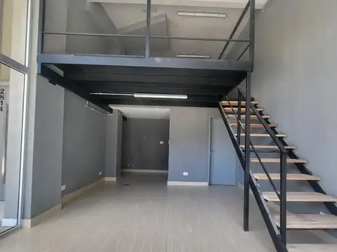 Moderno local comercial a la venta con acceso peatonal en Colegiales - Distinguida ubicación