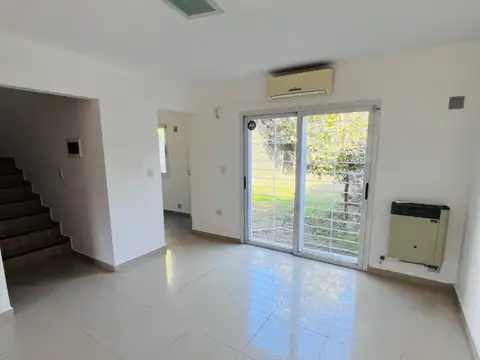 Depto Tipo Casa en Alquiler de 2 dormitorios