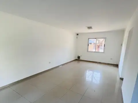 Depto Tipo Casa en Alquiler de 2 dormitorios