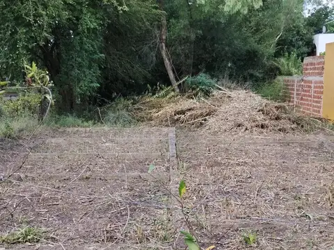 EXCELENTE LOTE EN ESQUINA 