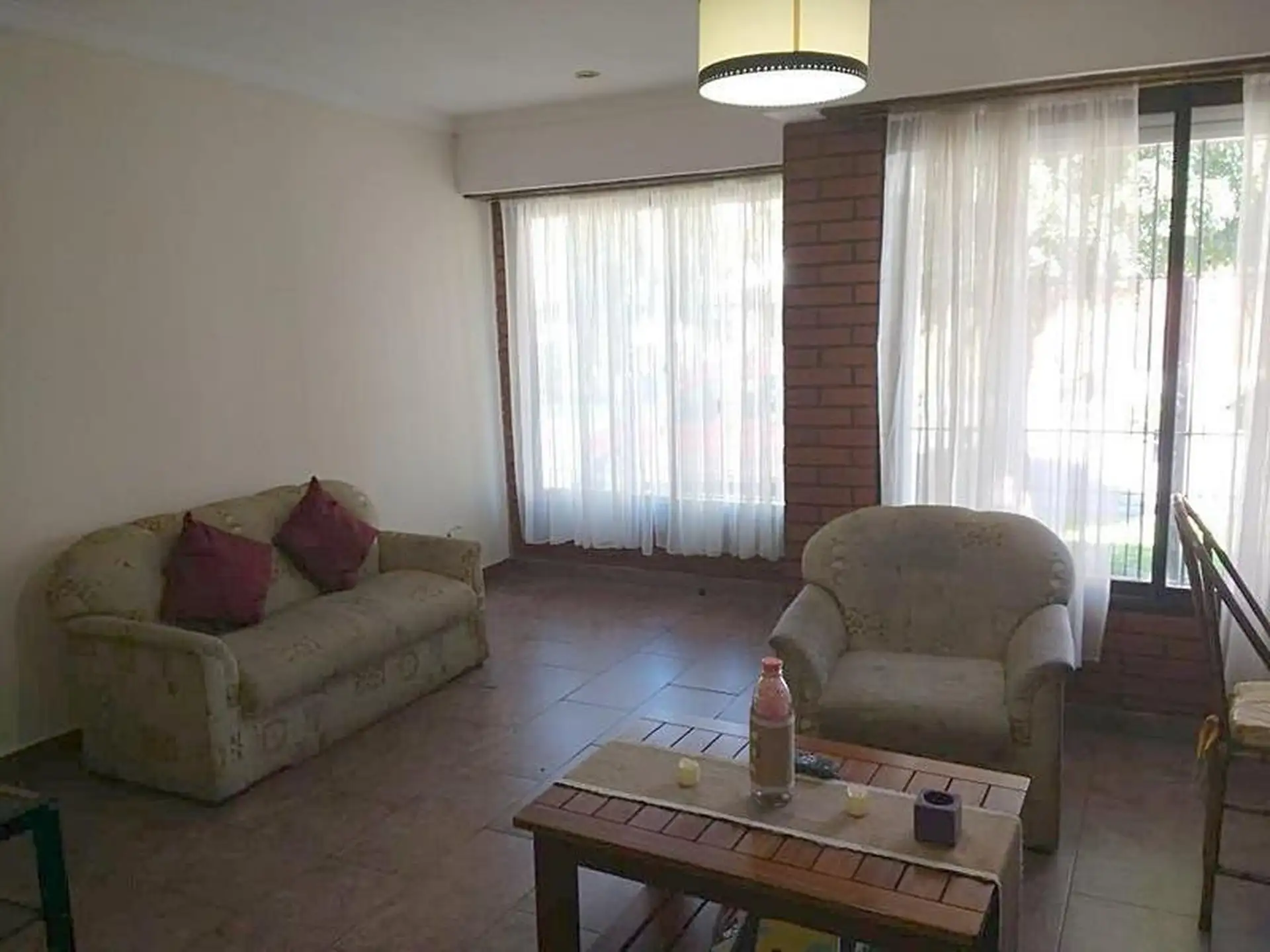 CHALET 3 AMBIENTES CON PARQUE