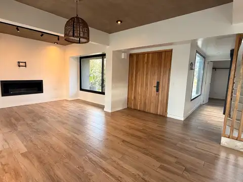 VENTA CASA 6 AMBIENTES CON PILETA - BARRIO SANTO TOMAS PILAR. ACEPTA ANTICIPO Y CUOTAS