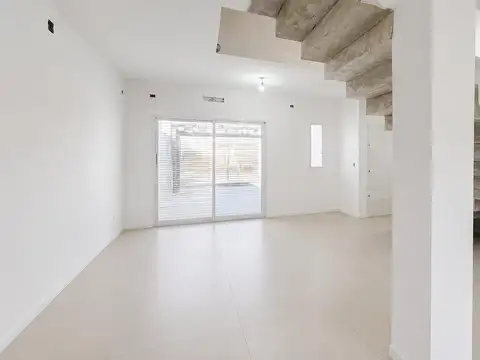 Casa 3 ambientes con 2 baños