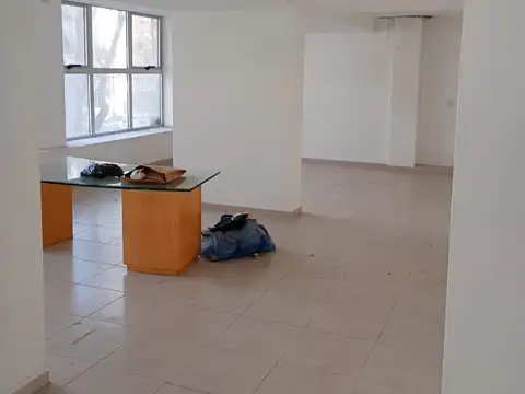 Oficina en Venta con 2 cocheras