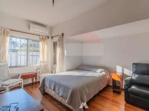 Vendo Casa en Punta Gorda 4 dormitorios Cochera