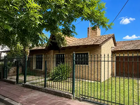 ¡Venta! Hermosa Casa en Granja de Funes con Pileta ¡Apta Crédito!