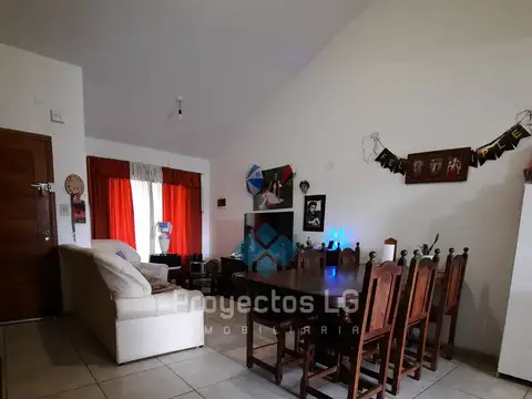 Casa 2 ambientes con 1 baño