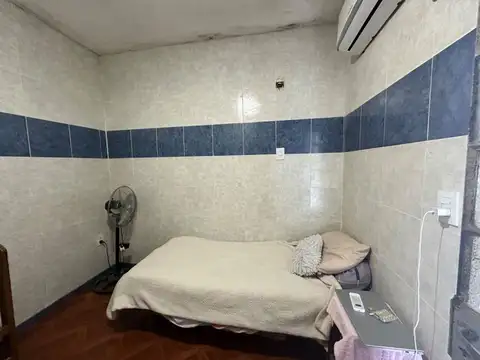 CASA EN VENTA con garage + dpto