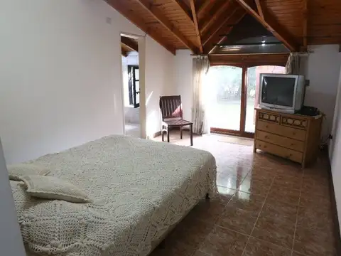 CASA 5 AMBIENTES EN VENTA EN EL TREBOL CON PILETA