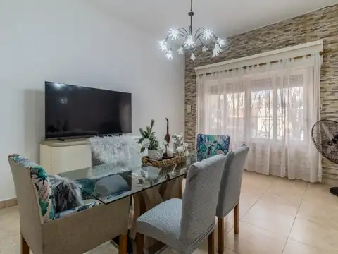 Depto Tipo Casa en Venta en Flores, USD 90.000
