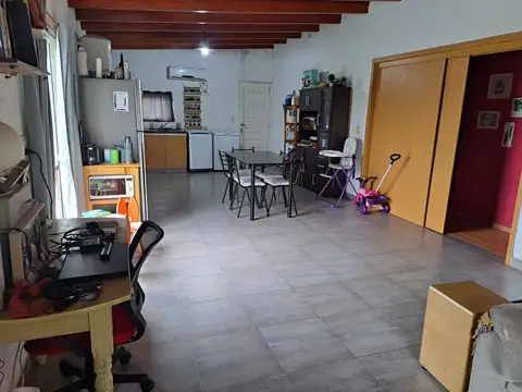 Casa 2 ambientes con 1 baño
