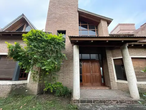 CASA EN VENTA 3 DORM B° URCA