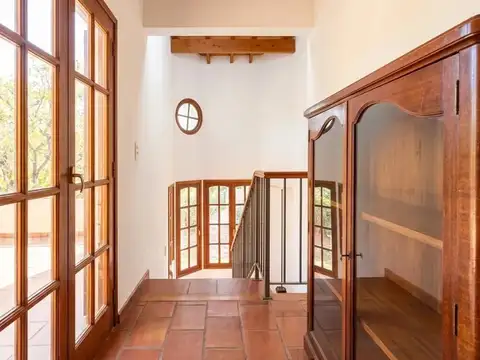 Venta O Permuta Casa Clásica En Barrio El Cortijo