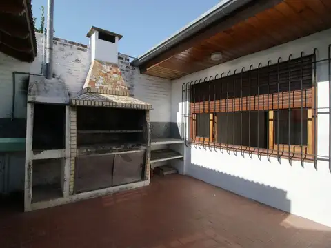 VENTA CASA 3 AMB CON GALPON!