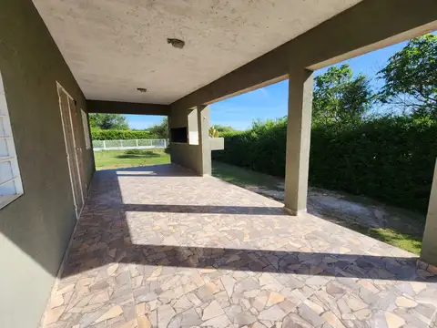 Casa 3 ambientes con 2 baños