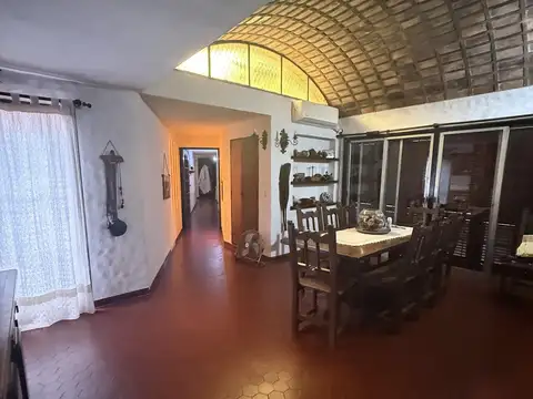 Casa 4 ambientes con 4 baños