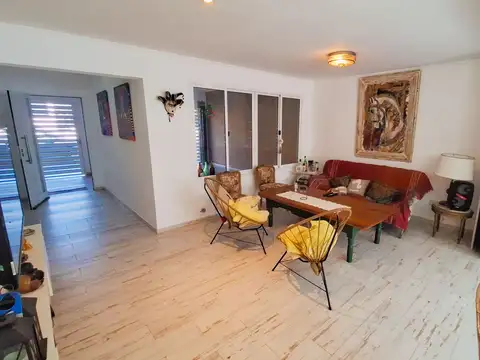 Casa 2 ambientes con 1 baño