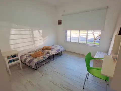 Casa 3 dormitorios con pileta, zona Blas Parera
