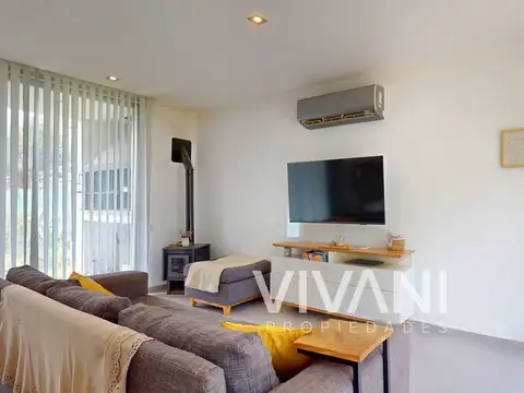 Casa en Venta con 2 cocheras