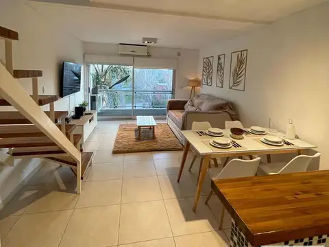 Casa en alquiler - 1 Dormitorio 1 Baño - 80Mts2 - Berazategui