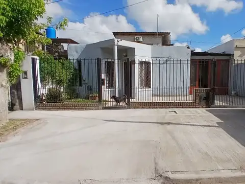 VENTA CASA MULTIFAMILIAR TALAR PILETA QUINCHO