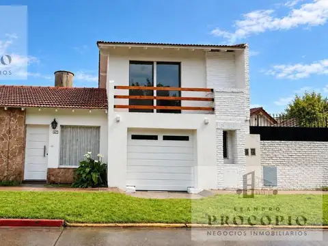 Casa 4 ambientes en venta en Paso Del Rey centro