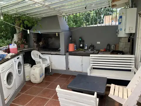 Casa 4 ambientes con 1 baño