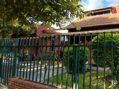 Poeta Pedroni 2400 , Piso 0