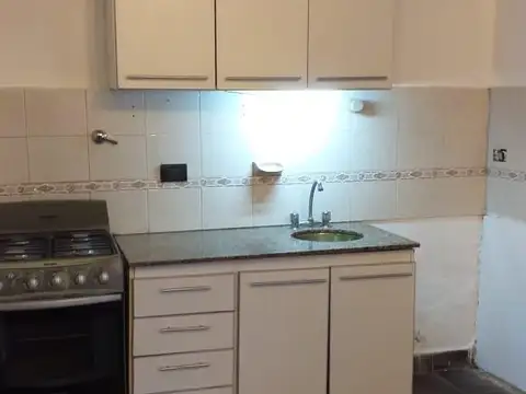 Depto Tipo Casa en Venta en Moron Sur, USD 80.000