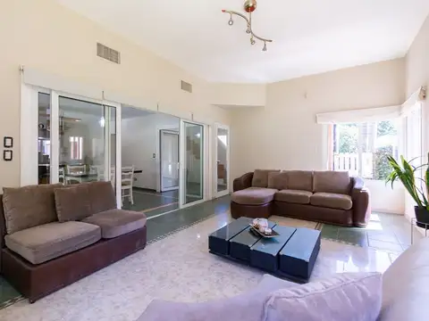 Venta casa El Casco de Leloir FINANCIA