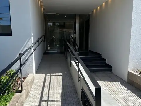 Alquiler departamento 2 ambientes con balcón en Vilanova Haedo.