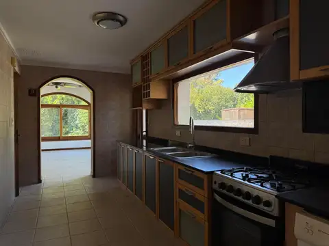 Casa en Venta con 6 cocheras