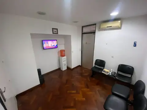 VENTA DE EXCLUSIVA OFICINA - PLAZA SAN MARTIN