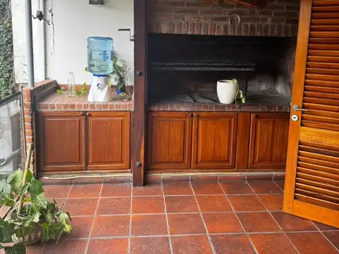 Casa en Venta con 4 cocheras