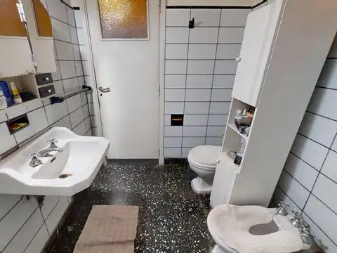 Casa 5 ambientes con 3 baños