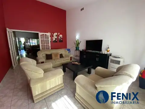 Casa en Alquiler con 1 cochera